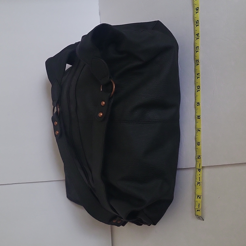 NWOT Maurices Black Vegan Pebble Leather Hobo/Backpack - Picture 2 of 8